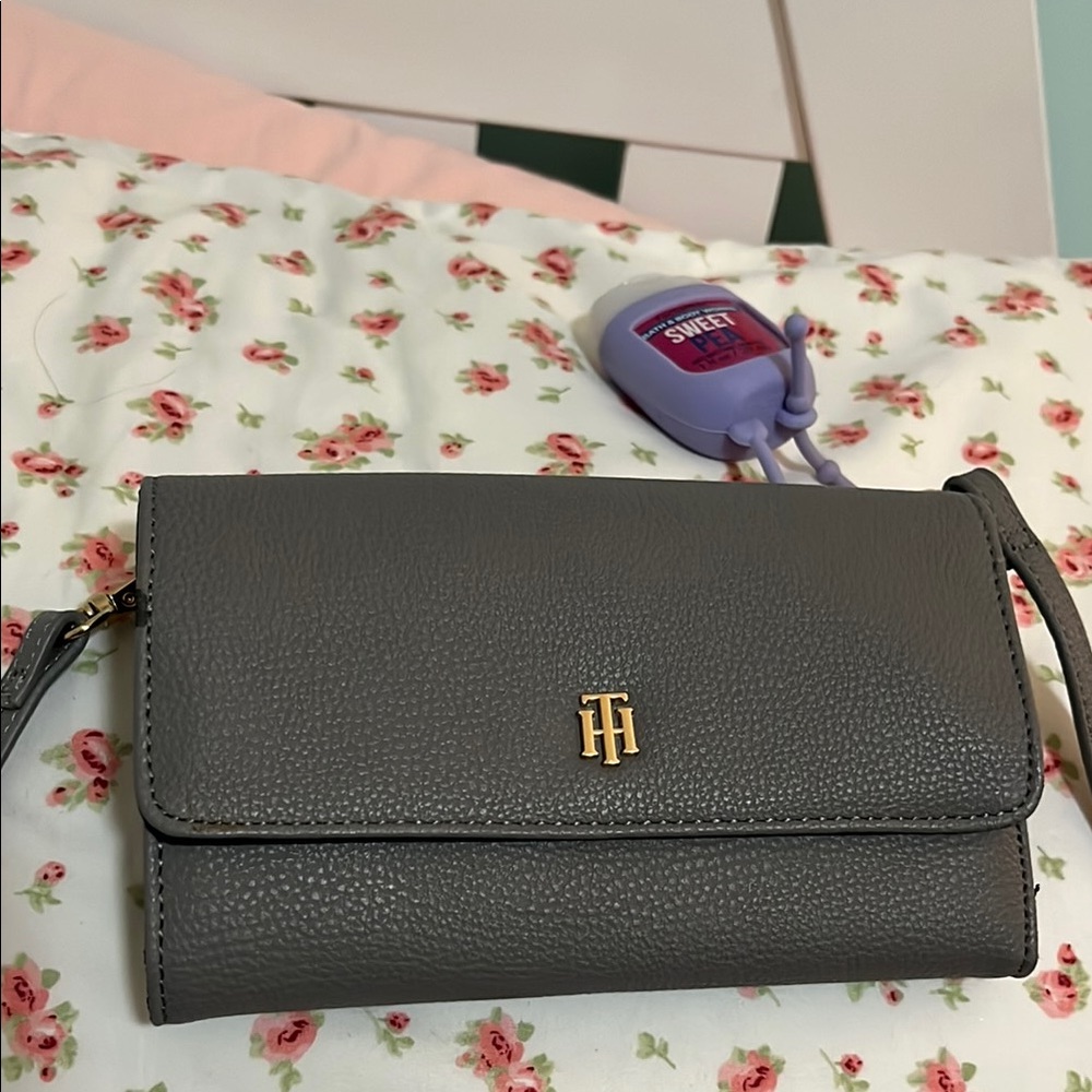 Tommy Hilfiger Gray Clutch with Minimalist Design